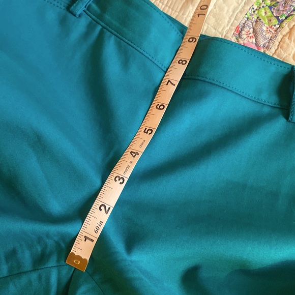 NWOT White House Black Market Perfect Form contour Crop Trousers - Picture 9 of 11